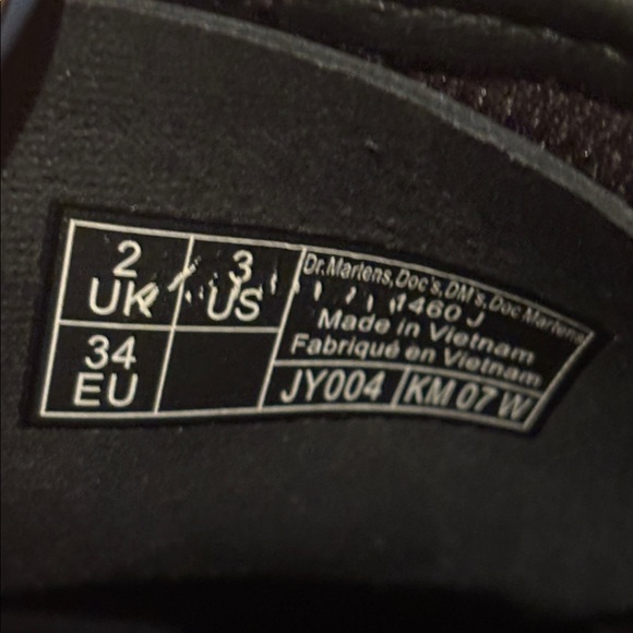 Dr. Martens- Big Kids size 3 - Picture 6 of 7